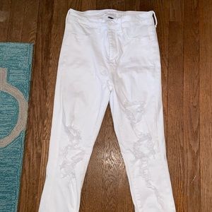 size 6 women’s ripped American Eagle jeans
